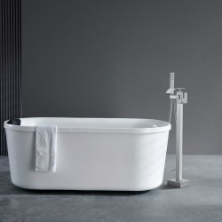 Lattialle asennettava messinkinen kylpyammehana käsisuihkulla ja kaksi vesitilaa 360 asteen juoksuputki