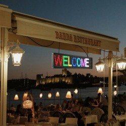 Ohjelmoitava täysvärinen P10 LED-mainostaulu 99 x 19 cm alumiinikehyksellä langaton USB ohjaus