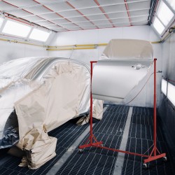 Maalausteline teräsrunkoinen säädettävä 1,52–2,13 metriä 30 kilogramman kantavuus 8 koukkua auton osille