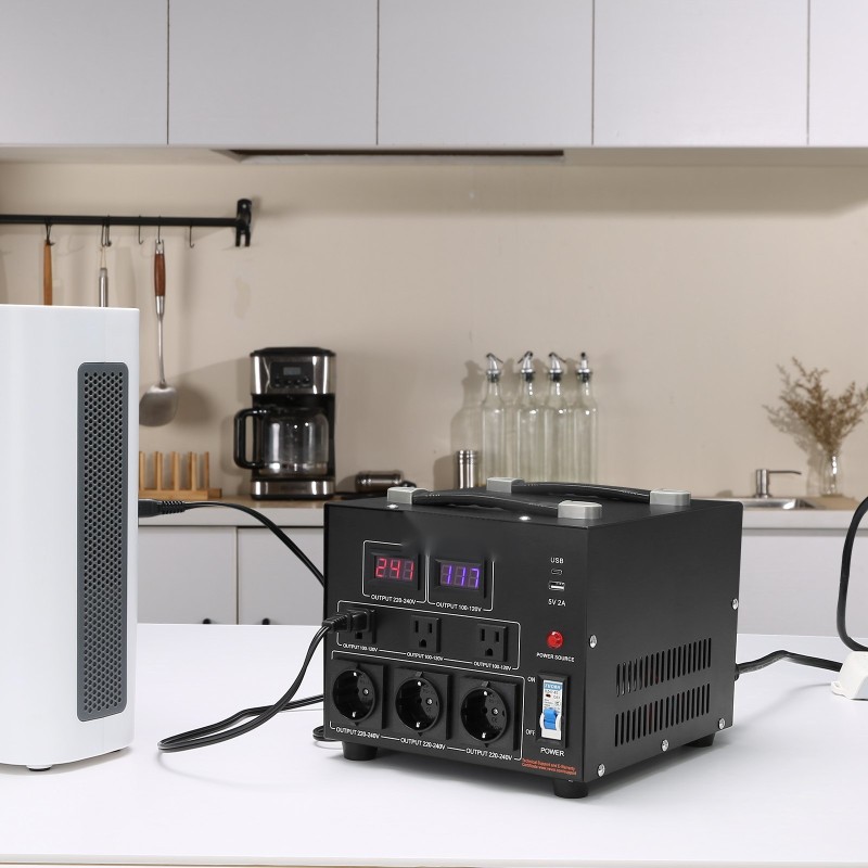 Jännitemuunnin 5000VA kaksisuuntainen 110V 220V metallikotelo 3 amerikkalaista 3 Schuko USB Type-C