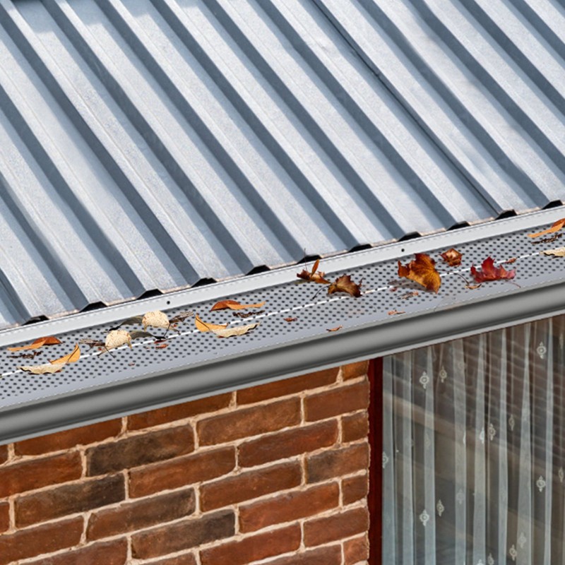 Alumiininen rännisuoja 5-tuumainen 31,7 m 26 kpl 4 mm reiät