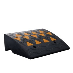 Kumiramppi luonnonkumista nousukorkeus 15,2 cm 49,1 x 37 cm reunakiville yhden kappaleen