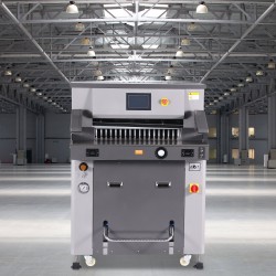 Sähkökäyttöinen hydraulinen paperileikkuri 660,4 mm leikkuuleveys 80 mm leikkuupaksuus 7 tuuman näyttö