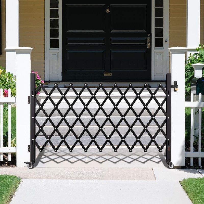 Taittuva teräksinen turvaportti yksiosainen 190 cm leveä 131 cm korkea lukittavilla pyörillä