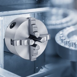 Sorvin istukka nelileukainen itsestään keskittävä valurautainen runko 125 mm teräsleuat