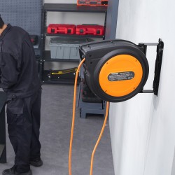 Sisäänkelautuva jatkojohdon kela 19 m 1 m syöttöjohto 1600W PP kotelo