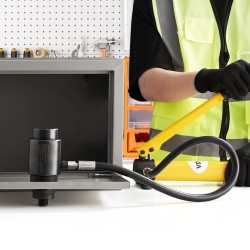 Hydraulinen lävistinpakkaus 10 tonnia 6 lävistintä 1/2–2 tuuman johtokanavareikiin