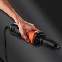 Suora jyrsintä 6,4 mm istukalla 820 W 7000–30000 kierrosnopeus 6-portainen säätö