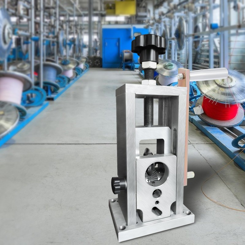 Johdonkuorintakone alumiiniseos 1,5–40 mm käsikäyttöinen ja porakäyttöinen kuparijohtojen kuorintaan