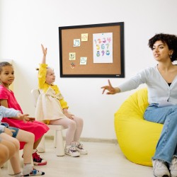 Korkkitaulu korkkipinnalla MDF-tarrakehyksellä 24x36 tuumaa sisältää 10 piirtoa