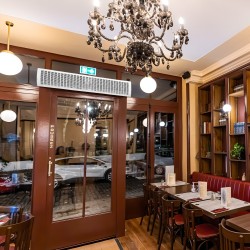 Ilmaverho seinäasennettava 1500 millimetriä lämmittämätön kaksi nopeutta 3566 kuutiometriä tunnissa valkoinen