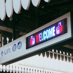 LED-näyttö ohjelmoitava täysvärinen vierivä P6 68x12 cm Bluetooth-sovellusohjaus