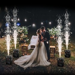 Kylmäkipinäkoneet 4 kpl 700W säädettävä 2–5 m alumiiniseosrunko DMX-ohjaus