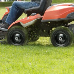 Ruohonleikkurin täytettömät PU-renkaat 11x4-7 tuumaa 2 kpl teräsvanteella