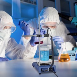 Kuumalevy magneettisekoittimella alumiinipinnalla 20 l 340 celsiusastetta 0–1500 kierrosta minuutissa 650 W