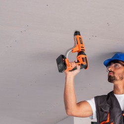 Akkukäyttöinen kipsilevyruuvinväännin automaattisyötöllä harjaton säädettävä uppoamissyvyys kaksi 2Ah akkua