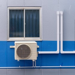 Putkikanavasarja PVC ja PE 76,2 mm leveä 5400 mm pitkä valkoinen maalattavissa