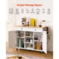 Keittiösaareke täyspuisella työtasolla 132 senttimetriä leveä valkoinen runko laatikoilla kääntyvillä pyörillä