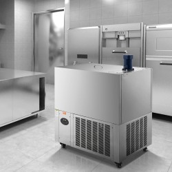 Mehujääkone ammattikäyttöön 4 muottisarjaa 120 kpl ruostumatonta terästä