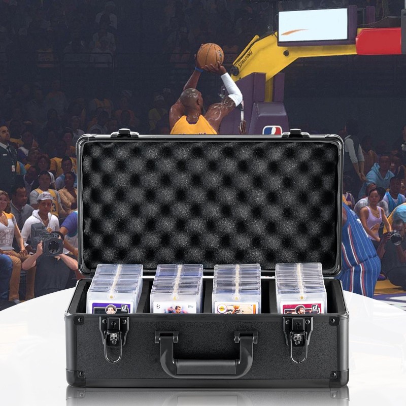 Korttisäilytyslaatikko alumiiniseosrunko 4 osastoa tilaa jopa 96 luokiteltua korttia vaahtomuoviväliseinät avainlukko kantokahva