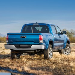 Takapuskuri raskaasta teräksestä kromipinnoitteella astinlauta rekisterikilven valot Toyota Tundra 2007–2013 ilman anturireikiä