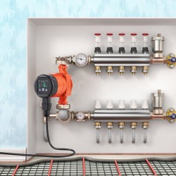 Kiertovesipumppu valurautarunkoinen kestomagneettimoottorilla 38 mm kierreliitäntä 220V 45W 60 l/min