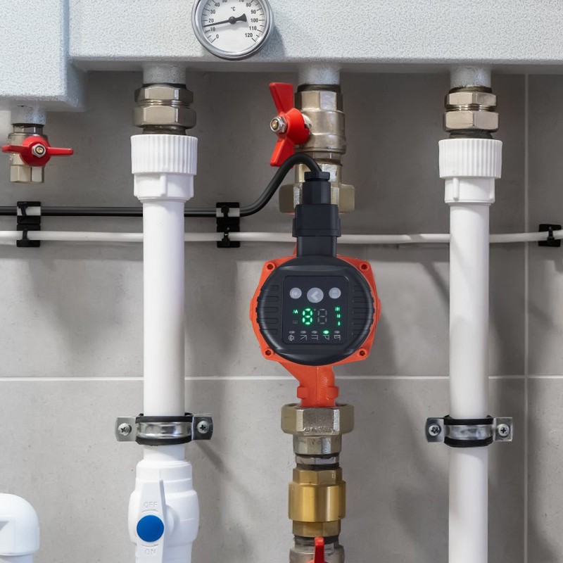 Lämminvesikiertopumppu valurautarunko 220V 67 l/min 8 m 38 mm kierteinen liitäntä