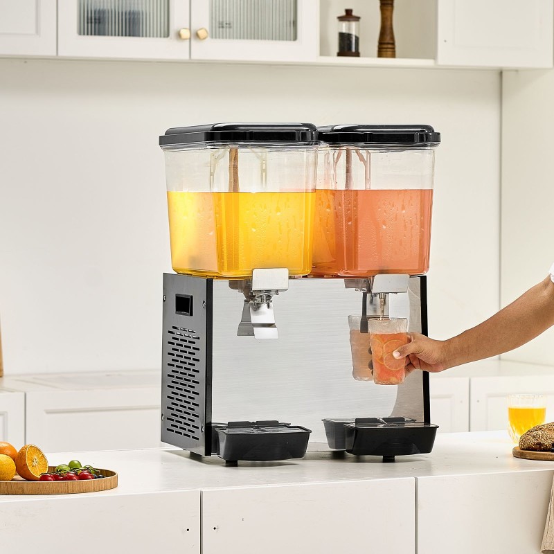 Juoma-annostelija kaksi säiliötä kahdeksantoista litraa kukin ruostumattomasta teräksestä kylmille juomille