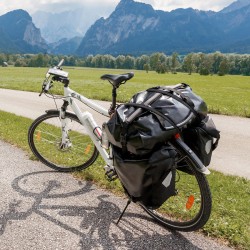 Litteät kumiset 20 mm leveät joustoköydet 20 kpl teräksisillä S-koukuilla kuormansidontaan