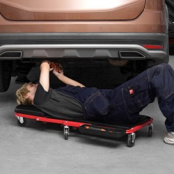 Mekaanikon makuualusta ja jakkara hiiliteräsrunko 914 mm pituus 136,1 kg kantavuus