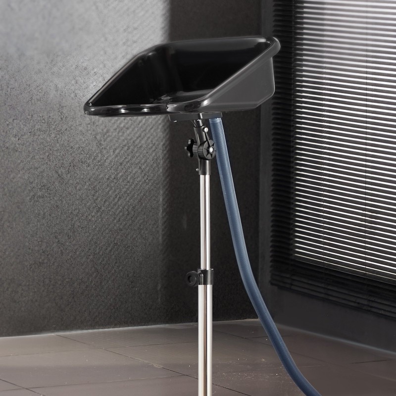 Seisova hiustenpesuallas säädettävä korkeus 89–126 cm kallistuskulma 1,8 m poistoletku