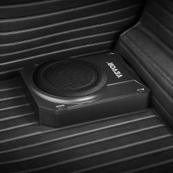 8-tuumainen matalaprofiilinen aktiivisubwoofer istuimen alle sisäänrakennetulla vahvistimella nimellisteho 400 W