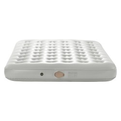 Ilmatäytteinen leirintäsänky kahdelle joustokuitukankaasta taittuvalla rungolla sisäänrakennetulla pumpulla