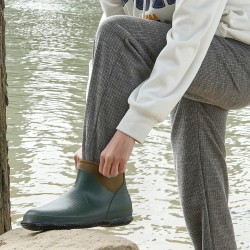 Naisten lyhyet vedenpitävät kumisaappaat liukastumista ehkäisevällä pohjalla