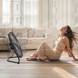 Metallinen lattiatuuletin 18 tuuman alumiiniterillä 3 nopeustasoa 360 asteen kallistus