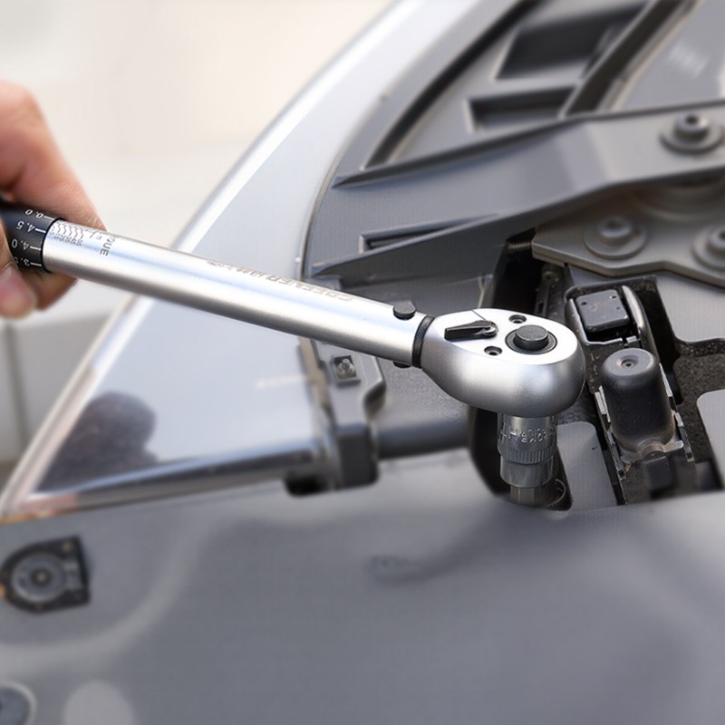 Kuusiokolohylsysarja 32-osainen metriset ja SAE-koot S2-seosteräs PE-säilytyskotelolla