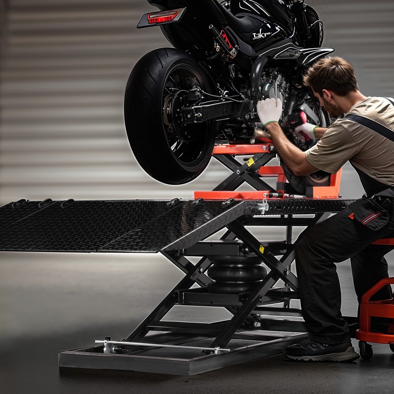 Pneumaattinen moottoripyöränostopöytä X-muotoinen vahvistettu työtaso 2000×1220 mm kantavuus 1500 paunaa