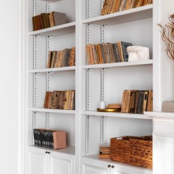 Hyllykiskot 8 kpl korkealujuuksinen teräs jauhemaalattu 923 mm uppoasennus yksi ura