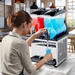 Kaupallinen jääjuomakone kaksilla 15 litran säiliöillä ruostumaton teräs musta