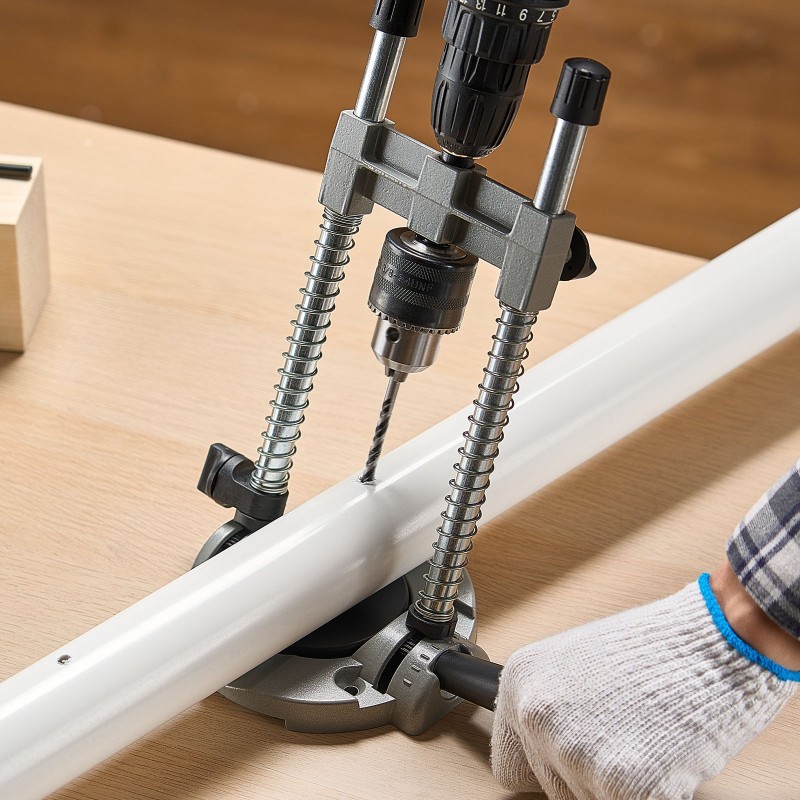 Siirrettävä porausopas alumiiniseospohjalla säädettävät kulmat 45–90° puu- ja metallitöihin