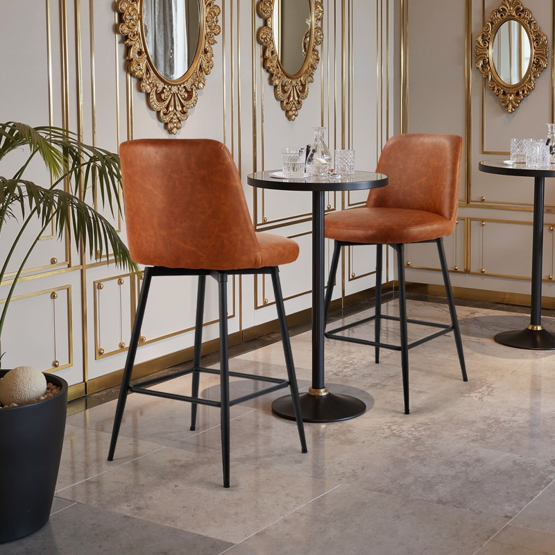 Baarijakkarasetti 2 kpl ruskea PU-nahkaverhoilu 360 asteen kääntyvillä istuimilla metallijaloilla