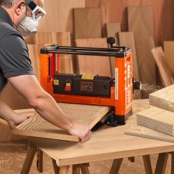 Paksuushöylä 1800 wattia 330 millimetriä leveällä työpöydällä kaksiteräinen kovalle ja pehmeälle puulle