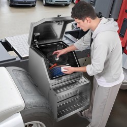 Alumiininen sivuasennettava lukittava askelmalaatikko kuormaautoihin kaksisataa kiloa kantava