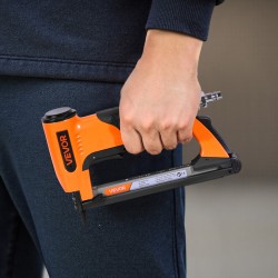 Paineilmatoiminen 20-kaliiperinen niittipistooli 50-sarjan niiteille 12,8 mm 6–16 mm 110-niitin lipas