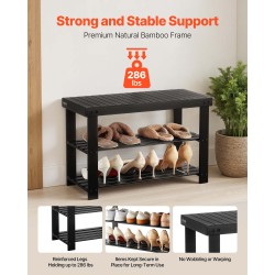 Bambuinen kolmitasoinen kenkätelinepenkki istuinosalla musta kahdella säilytyshyllyllä