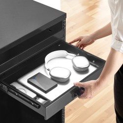 Räkkivetolaatikko 2U 19 tuuman 482 mm leveä lukittava hiiliteräksinen 3 kaapeliaukkoa