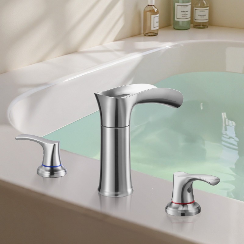 Ammehana roomalaistyylinen 3-reikäinen tasoon asennettava ruostumaton teräs kaksoiskahvat vesiputousvirta