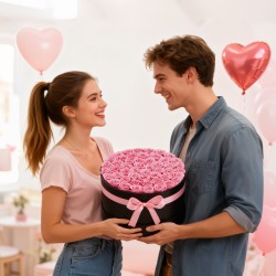 Säilötyt aidot ruusut 50 kpl pyöreässä lahjarasiassa vaaleanpunaisina