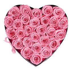 Sydämenmuotoinen pahvilaatikko 27 säilöttyä vaaleanpunaista ruusua