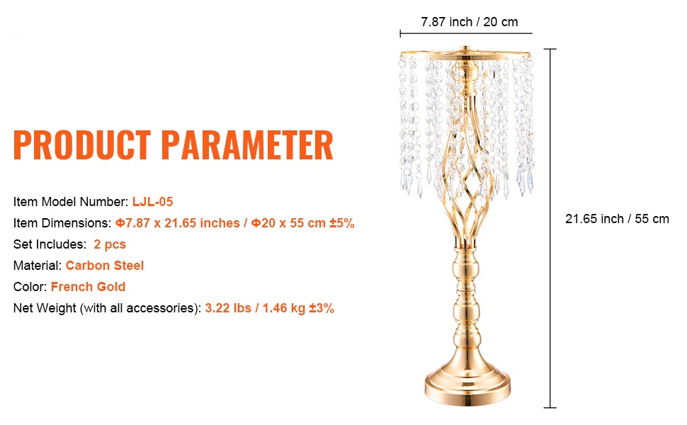 Useita kultaisia juhlamaljakoita kattauksessa